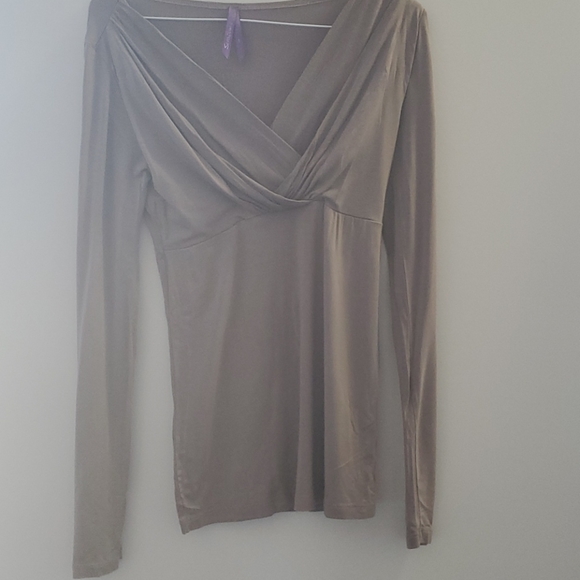 REITMANS + SERAPHINE women's v-neck shirts - Picture 3 of 5